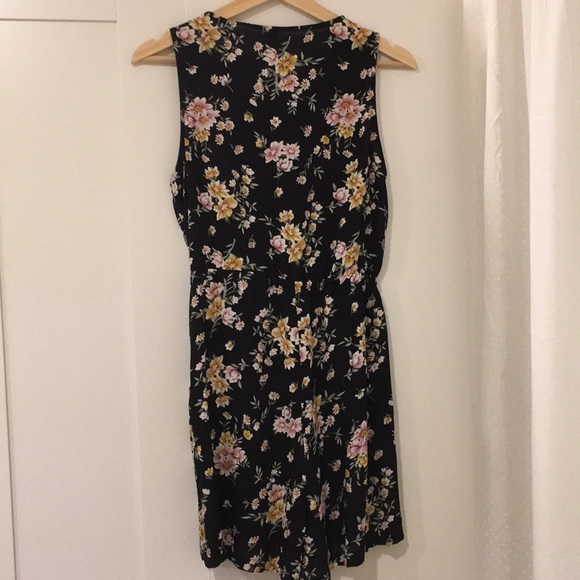💕HP💕Nalati floral rayon romper size medium - Picture 2 of 12